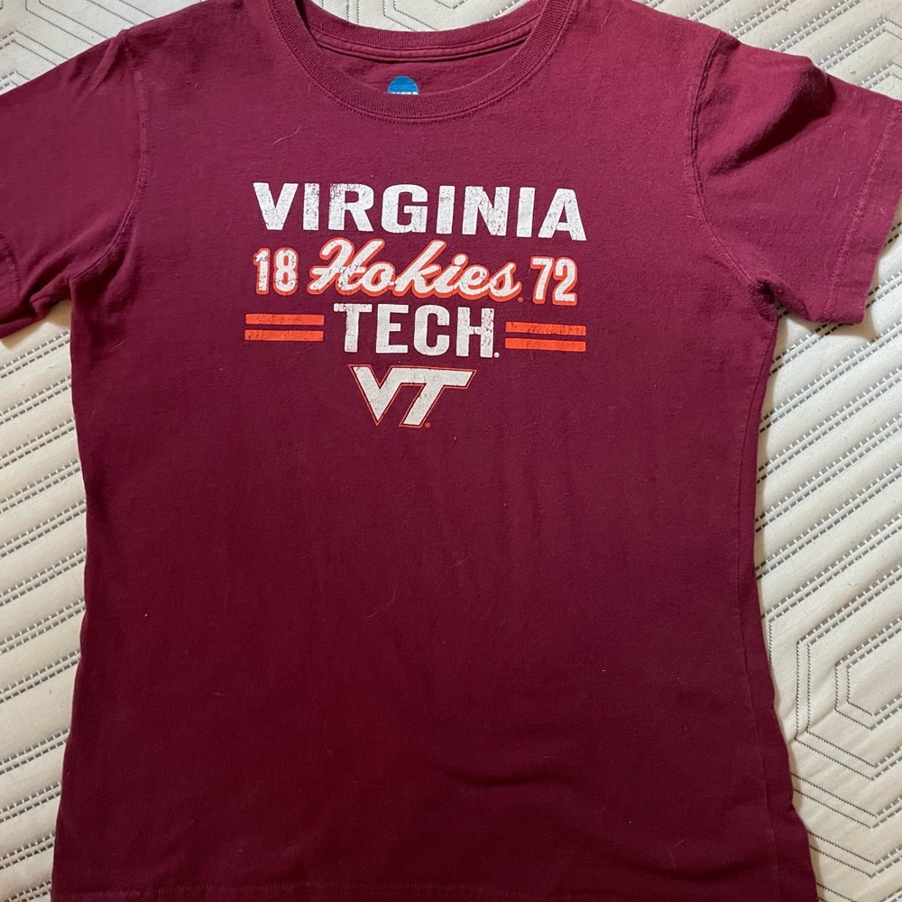 NCAA Virginia Tech Short Sleeve Size M.
